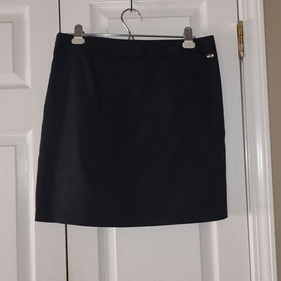 Greg Norman Golf black skort skirt gray red white trim Sz 8 - Picture 2 of 4